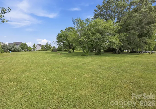 Photo 3 of Single family home for sale at 601 Faith Rd, Mooresville, NC 28115 | MLS# 4404228 | Listing updated on 2026-10-07