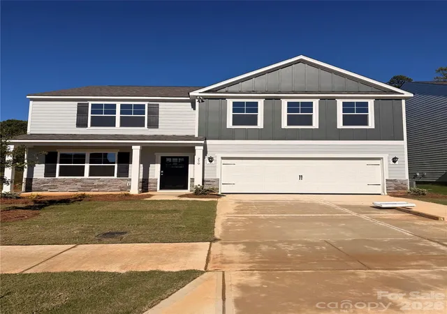 Photo 1 of Single family home for sale at 250 Wellshire St, Mooresville, NC 28115 | MLS# 4404236 | Listing updated on 2026-10-20