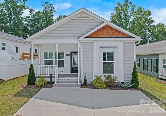 Photo 1 of Single family home for sale at 128 Bellamy Rd, Asheville, NC 28806 | MLS# 4404256 | Listing updated on 2026-09-27