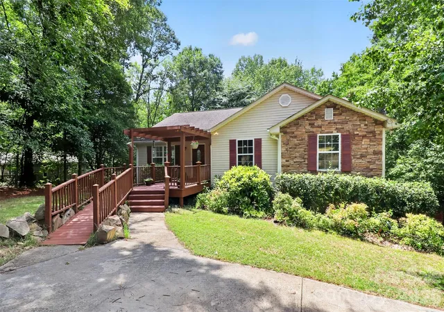 Photo 1 of Single family home for sale at 7912 Ritter Dr, Charlotte, NC 28270 | MLS# 4404263 | Listing updated on 2026-10-21