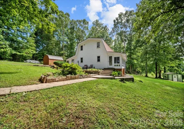 3rd image of 371 Patton Valley Dr, Nebo, NC 28761 | MLS# 4404265