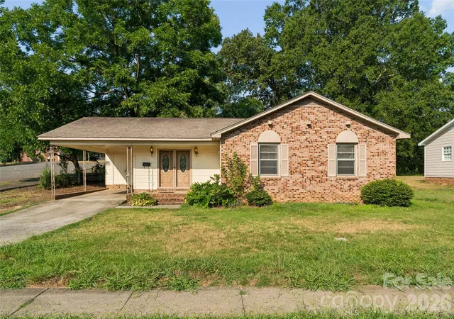 Photo 2 of Single family home for sale at 901 Kennedy St, Monroe, NC 28110 | MLS# 4404296 | Listing updated on 2026-09-20
