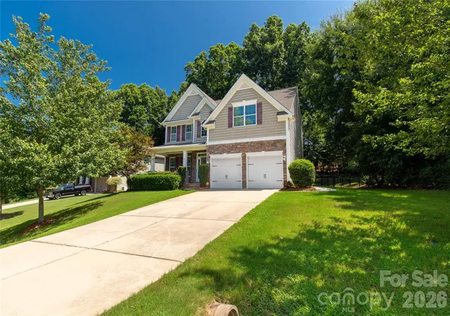 Photo 1 of Single family home for sale at 924 Autumn Glen Ct, Clover, SC 29710 | MLS# 4404309 | Listing updated on 2026-08-11