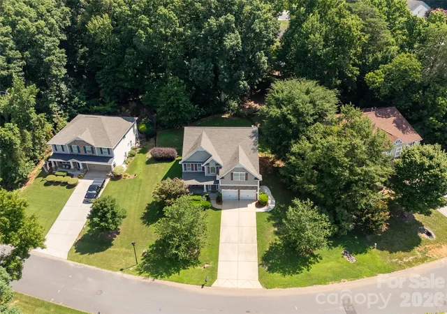 Photo 4 of Single family home for sale at 924 Autumn Glen Ct, Clover, SC 29710 | MLS# 4404309 | Listing updated on 2026-08-11