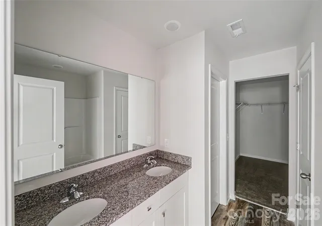 Photo 4 of Single family home for sale at 5146 Mark Dr NE, Hickory, NC 28601 | MLS# 4404327 | Listing updated on 2026-08-28