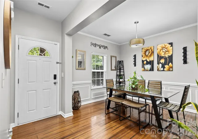 Photo 2 of Single family home for sale at 6600 Hermsley Rd, Charlotte, NC 28278 | MLS# 4404329 | Listing updated on 2026-08-23