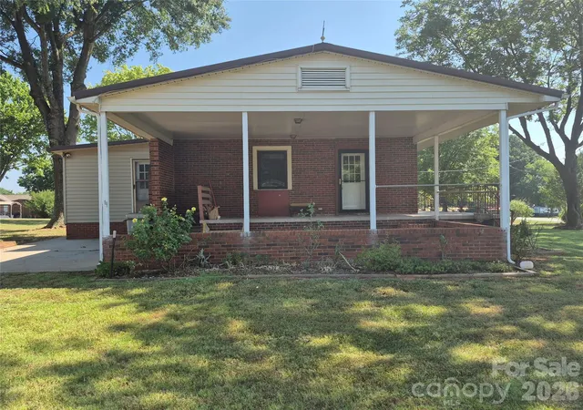 Photo 4 of Single family home for sale at 1267 Howards Crk Ml Rd, Vale, NC 28168 | MLS# 4404345 | Listing updated on 2026-09-01