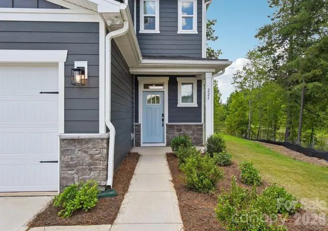 Photo 3 of Sale Pending at 225 Bellina Dr, York, SC 29745 | MLS# 4404348 | Listing updated on 2026-08-16
