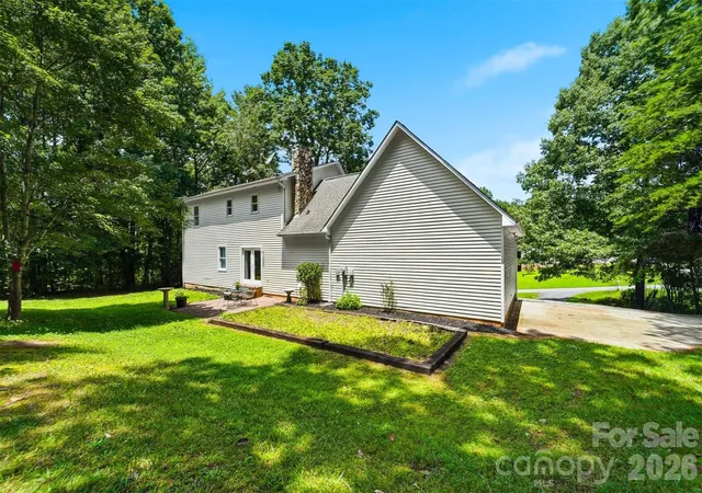 Photo 3 of Sale Pending at 131 Fox Runn Dr, Granite Falls, NC 28630 | MLS# 4404358 | Listing updated on 2026-09-23