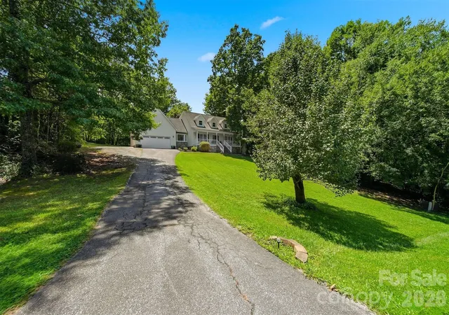 Photo 4 of Sale Pending at 131 Fox Runn Dr, Granite Falls, NC 28630 | MLS# 4404358 | Listing updated on 2026-09-23
