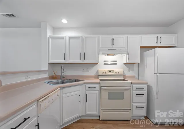 Photo 3 of Townhouse for sale at 10822 Holly Ridge Blvd, Charlotte, NC 28216 | MLS# 4404374 | Listing updated on 2026-08-10