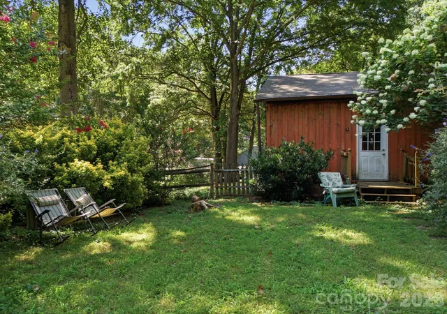 Photo 3 of Single family home for sale at 21235 Sandy Cvs Rd, Cornelius, NC 28031 | MLS# 4404400 | Listing updated on 2026-09-08