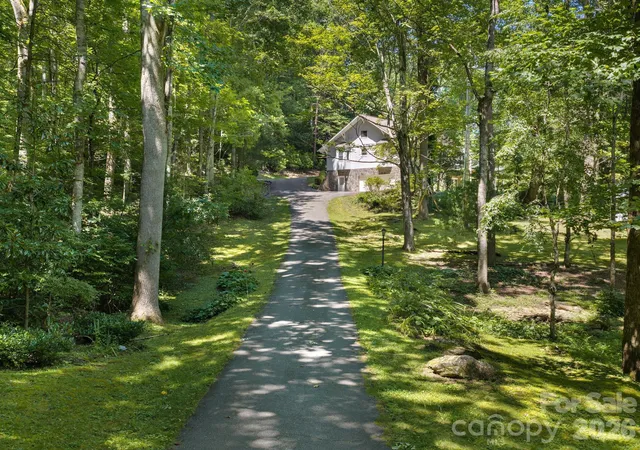 Photo 4 of Single family home for sale at 1572 Brushy Frk Rd, Sylva, NC 28779 | MLS# 4404405 | Listing updated on 2026-09-01