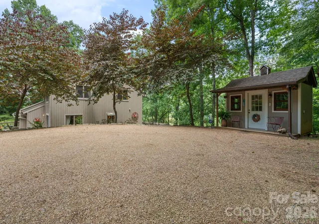 Photo 3 of Sale Pending at 221 White Oak Trl, Banner Elk, NC 28604 | MLS# 4404410 | Listing updated on 2026-08-26