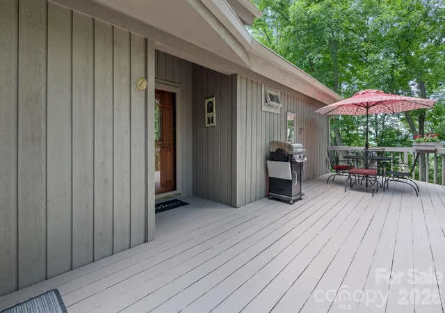 Photo 5 of Sale Pending at 221 White Oak Trl, Banner Elk, NC 28604 | MLS# 4404410 | Listing updated on 2026-08-26