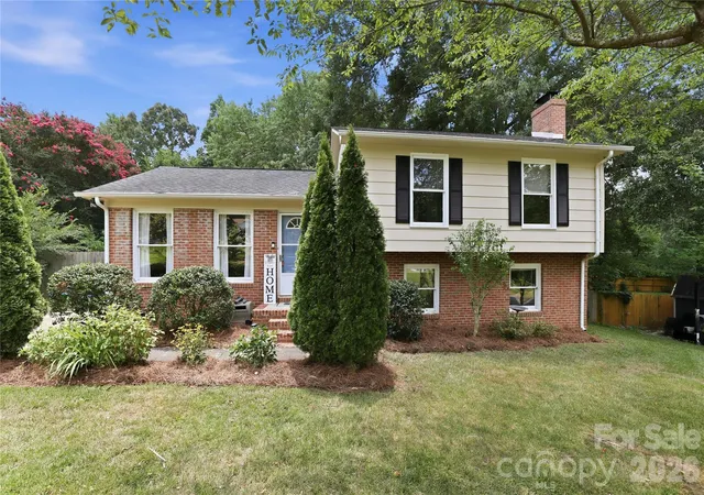 Photo 1 of Single family home for sale at 6337 Welford Rd, Charlotte, NC 28211 | MLS# 4404459 | Listing updated on 2026-08-23