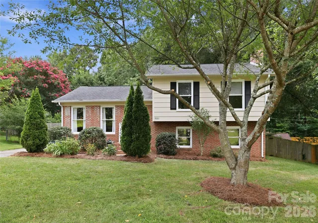 Photo 2 of Single family home for sale at 6337 Welford Rd, Charlotte, NC 28211 | MLS# 4404459 | Listing updated on 2026-08-23