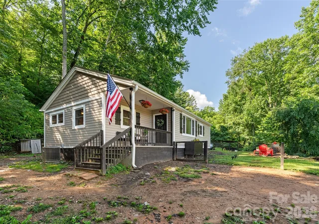 Photo 1 of Single family home for sale at 1226 Newfound Rd, Leicester, NC 28748 | MLS# 4404463 | Listing updated on 2026-07-17