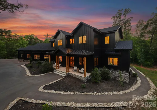 Photo 1 of Mansion for sale at 6632 Old Settlers Rd, Waxhaw, NC 28173 | MLS# 4404467 | Listing updated on 2026-10-22
