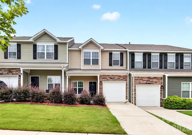 Photo 1 of Townhouse for sale at 14406 Targert Ln, Charlotte, NC 28278 | MLS# 4404473 | Listing updated on 2026-09-15
