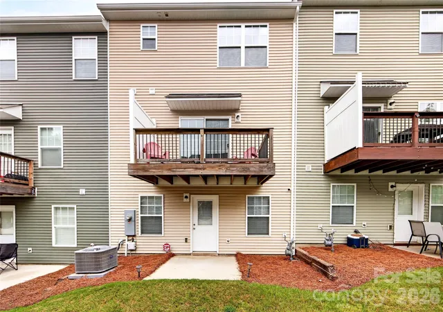 Photo 25 of Townhouse for sale at 14406 Targert Ln, Charlotte, NC 28278 | MLS# 4404473 | Listing updated on 2026-09-15