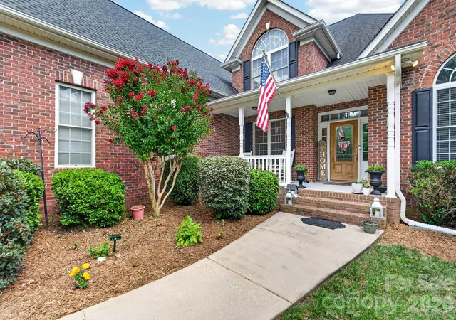 Photo 2 of Single family home for sale at 106 Spinnaker Bay Ln #59, Clover, SC 29710 | MLS# 4404488 | Listing updated on 2026-08-22