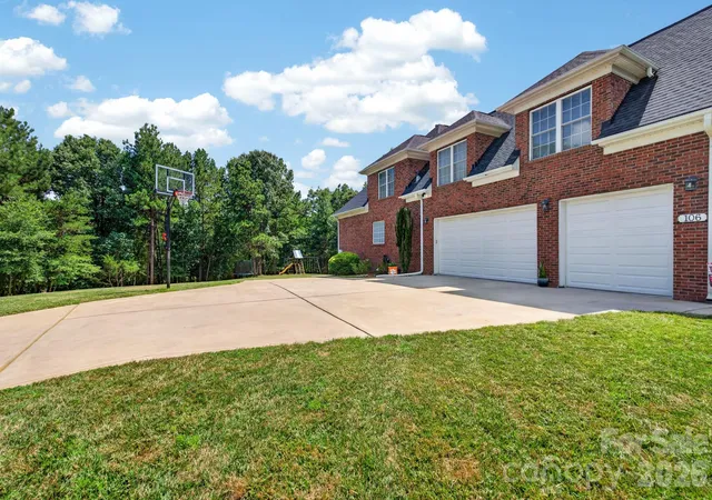 Photo 5 of Single family home for sale at 106 Spinnaker Bay Ln #59, Clover, SC 29710 | MLS# 4404488 | Listing updated on 2026-08-22