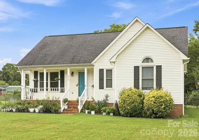 Photo 2 of Single family home for sale at 610 Winding Way Dr, Monroe, NC 28110 | MLS# 4404490 | Listing updated on 2026-08-26