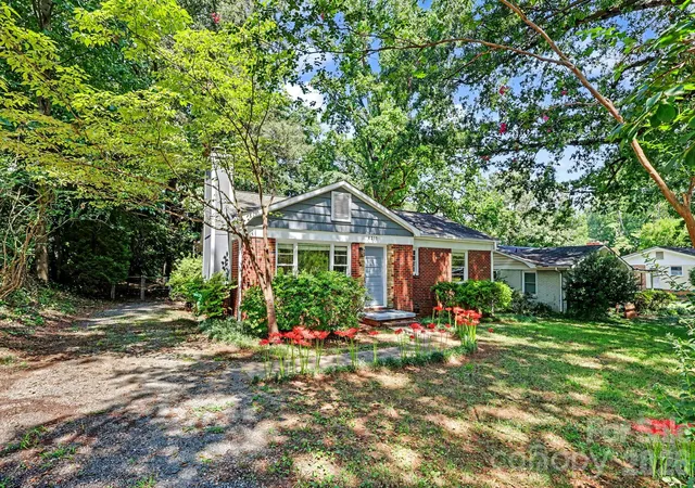 Photo 3 of Single family home for sale at 4217 Winfield Dr, Charlotte, NC 28205 | MLS# 4404491 | Listing updated on 2026-09-04