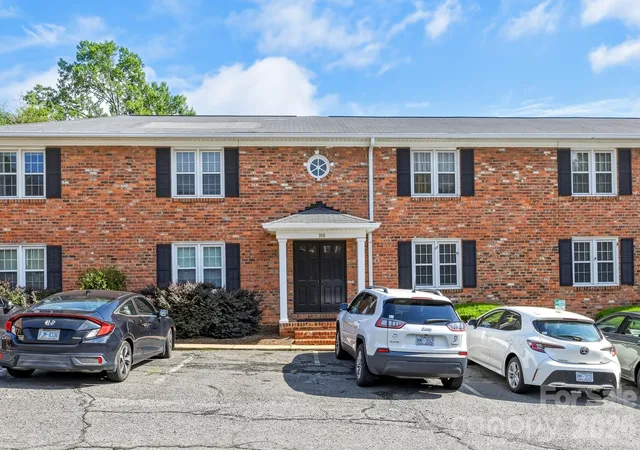 27th image of 918 Mcalway Rd #D, Charlotte, NC 28211 | MLS# 4404496