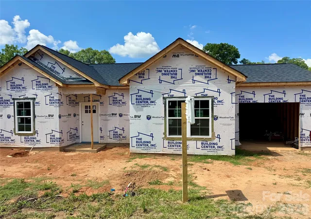Photo 2 of Single family home for sale at 5721 Church St, Fort Lawn, SC 29714 | MLS# 4404514 | Listing updated on 2026-08-12