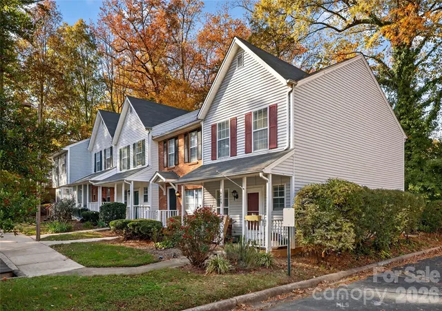 Listing Photo 4 - Condo for sale in building located at 6407 Windsor Gate Ln, Charlotte, NC 28215