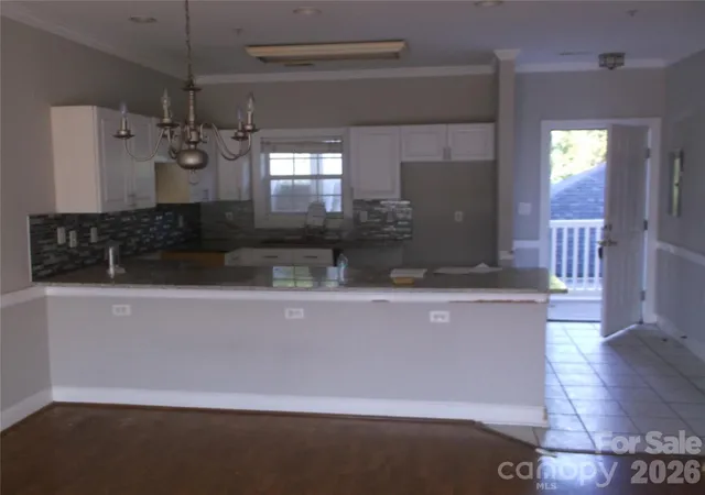 Listing Photo 2 - Condo for sale in building located at 8927 Mdw Vis Rd, Charlotte, NC 28213 - Unit #