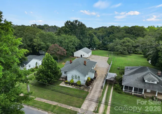 Photo 4 of Single family home for sale at 207 Faulkner St, Clover, SC 29710 | MLS# 4404525 | Listing updated on 2026-09-05