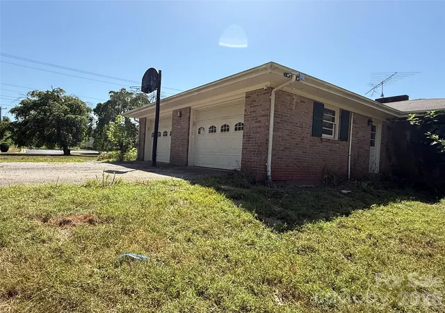 Photo 4 of Single family home for sale at 649 Curtis Brg Rd, North Wilkesboro, NC 28659 | MLS# 4404533 | Listing updated on 2026-09-03