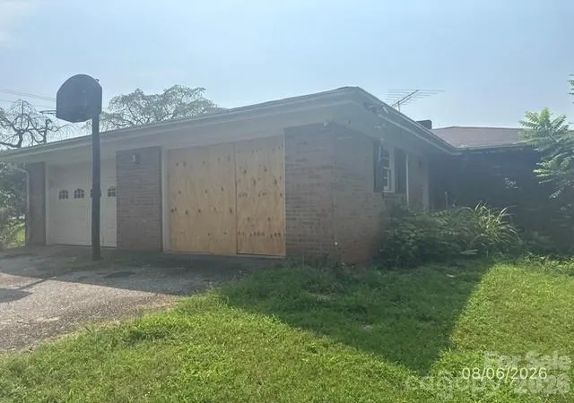 Photo 3 of Single family home for sale at 649 Curtis Brg Rd, North Wilkesboro, NC 28659 | MLS# 4404533 | Listing updated on 2026-10-08