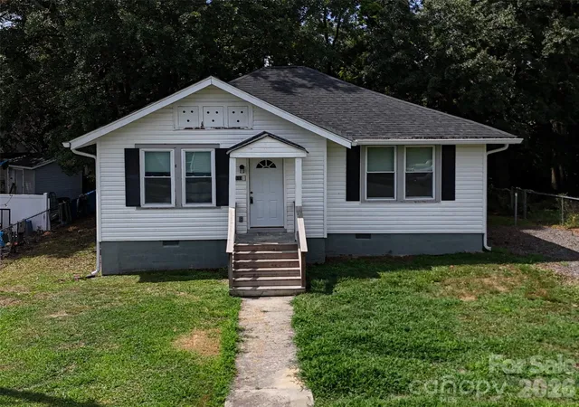 Photo 2 of Single family home for sale at 1113 W 5th Avenue, Gastonia, NC 28052 | MLS# 4404540 | Listing updated on 2026-08-29
