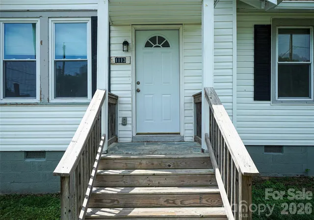 Photo 4 of Single family home for sale at 1113 W 5th Avenue, Gastonia, NC 28052 | MLS# 4404540 | Listing updated on 2026-08-29