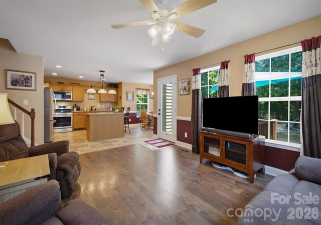 Photo 3 of Single family home for sale at 802 White Oaks Cir, Monroe, NC 28112 | MLS# 4404556 | Listing updated on 2026-10-05