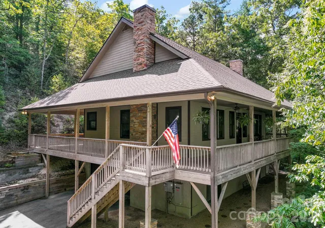 Photo 2 of Single family home for sale at 149 Oriole Rd, Brevard, NC 28712 | MLS# 4404577 | Listing updated on 2026-07-21
