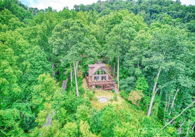 Photo 3 of Single family home for sale at 171 Jade Dr, Clyde, NC 28721 | MLS# 4404580 | Listing updated on 2026-08-25