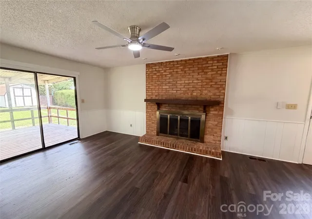 Photo 3 of Sale Pending at 1034 Buckingham Ave, Gastonia, NC 28054 | MLS# 4404589 | Listing updated on 2026-09-22