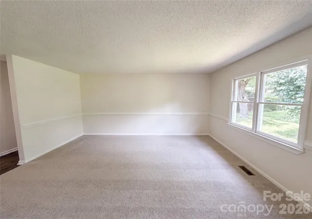 Photo 4 of Sale Pending at 1034 Buckingham Ave, Gastonia, NC 28054 | MLS# 4404589 | Listing updated on 2026-09-22
