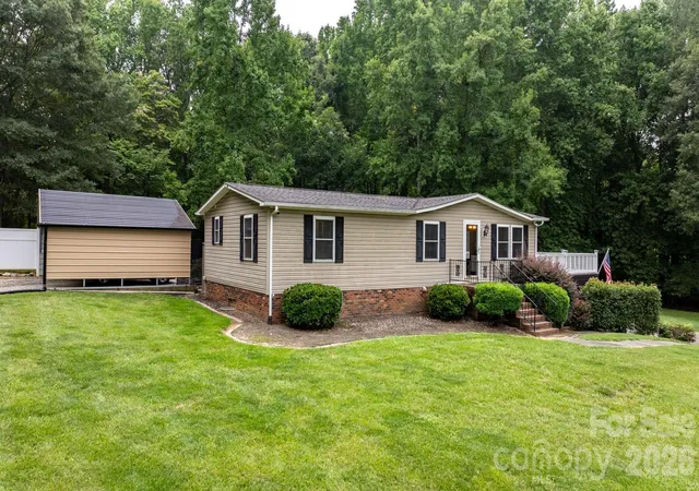 3rd image of 4091 Little Mountain Rd, Newton, NC 28658 | MLS# 4404591