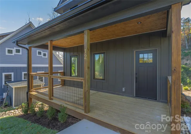 Photo 2 of Single family home for sale at 12 Weaver Hl Rd, Asheville, NC 28805 | MLS# 4404599 | Listing updated on 2026-10-29