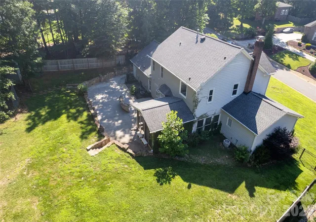Photo 2 of Single family home for sale at 5010 Ardenwoods Dr, Charlotte, NC 28215 | MLS# 4404600 | Listing updated on 2026-09-27