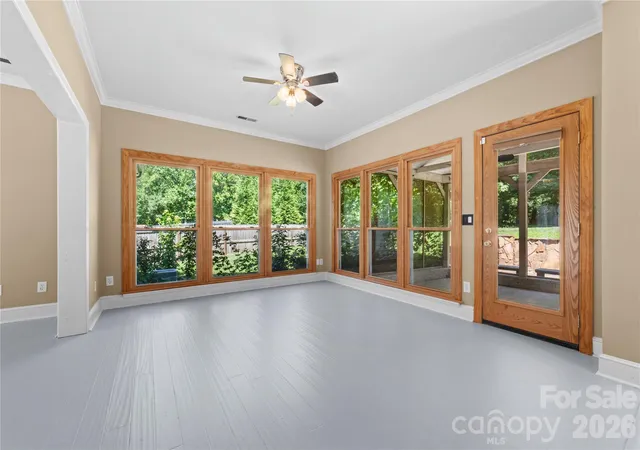 Photo 4 of Single family home for sale at 5010 Ardenwoods Dr, Charlotte, NC 28215 | MLS# 4404600 | Listing updated on 2026-09-27