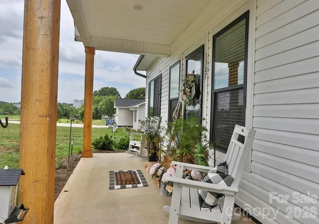 Photo 4 of Single family home for sale at 1307 Unifi Industrial Dr, Yadkinville, NC 27055 | MLS# 4404609 | Listing updated on 2026-10-02