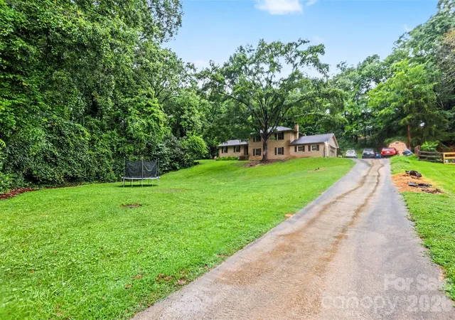 Photo 2 of Single family home for sale at 173 Hillcrest Ave Se, Concord, NC 28025 | MLS# 4404613 | Listing updated on 2026-09-07