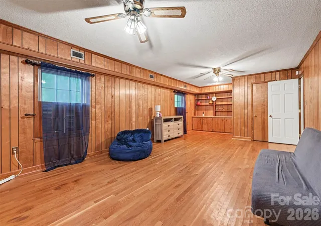 Photo 3 of Single family home for sale at 173 Hillcrest Ave SE, Concord, NC 28025 | MLS# 4404613 | Listing updated on 2026-09-07